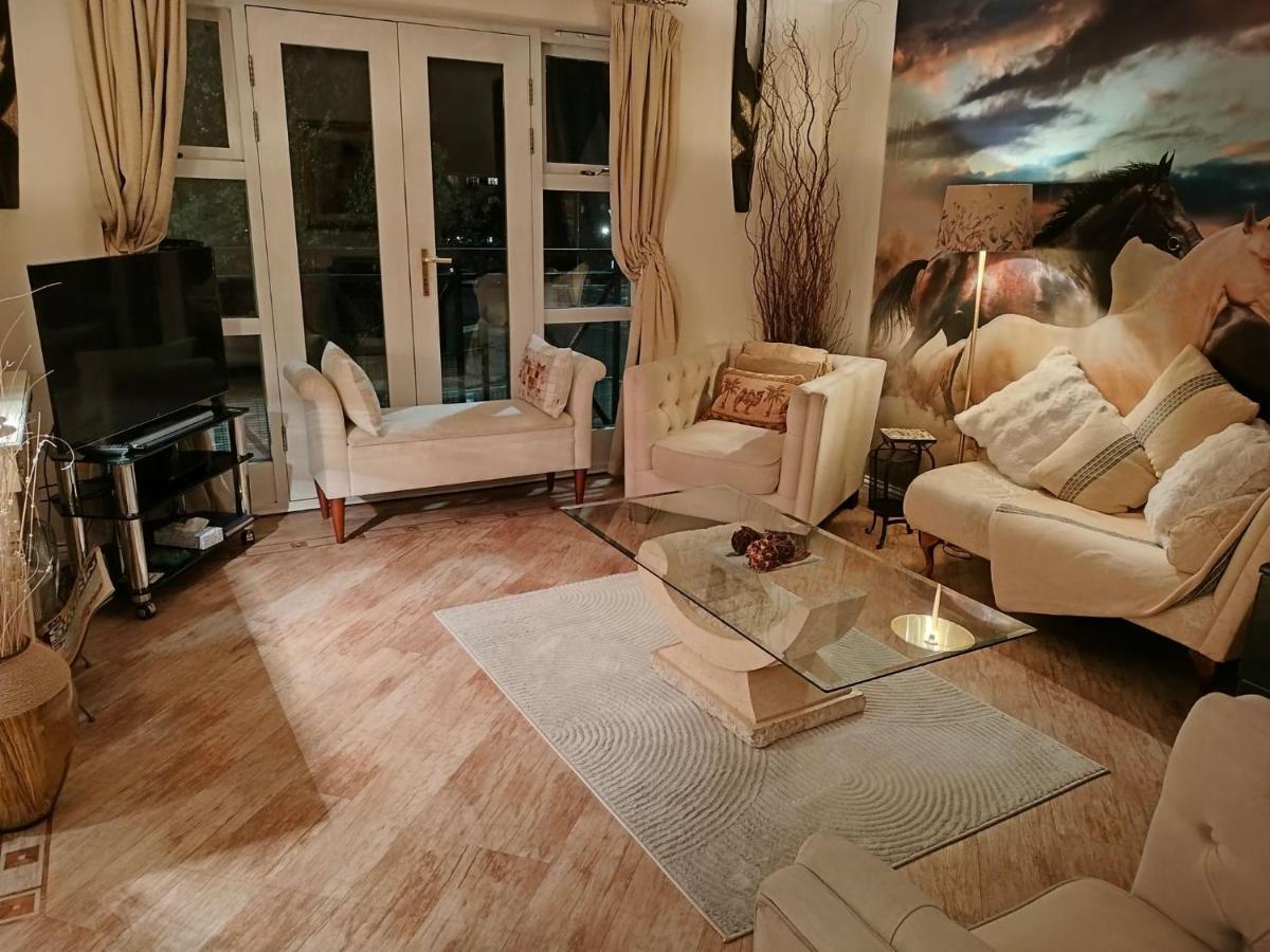 Ideal for country holidays and trips to London's tourist attractions - Housity