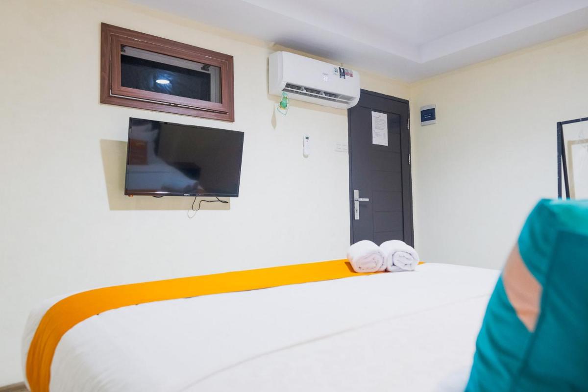 Sans Hotel Cemara Asri Medan - Housity