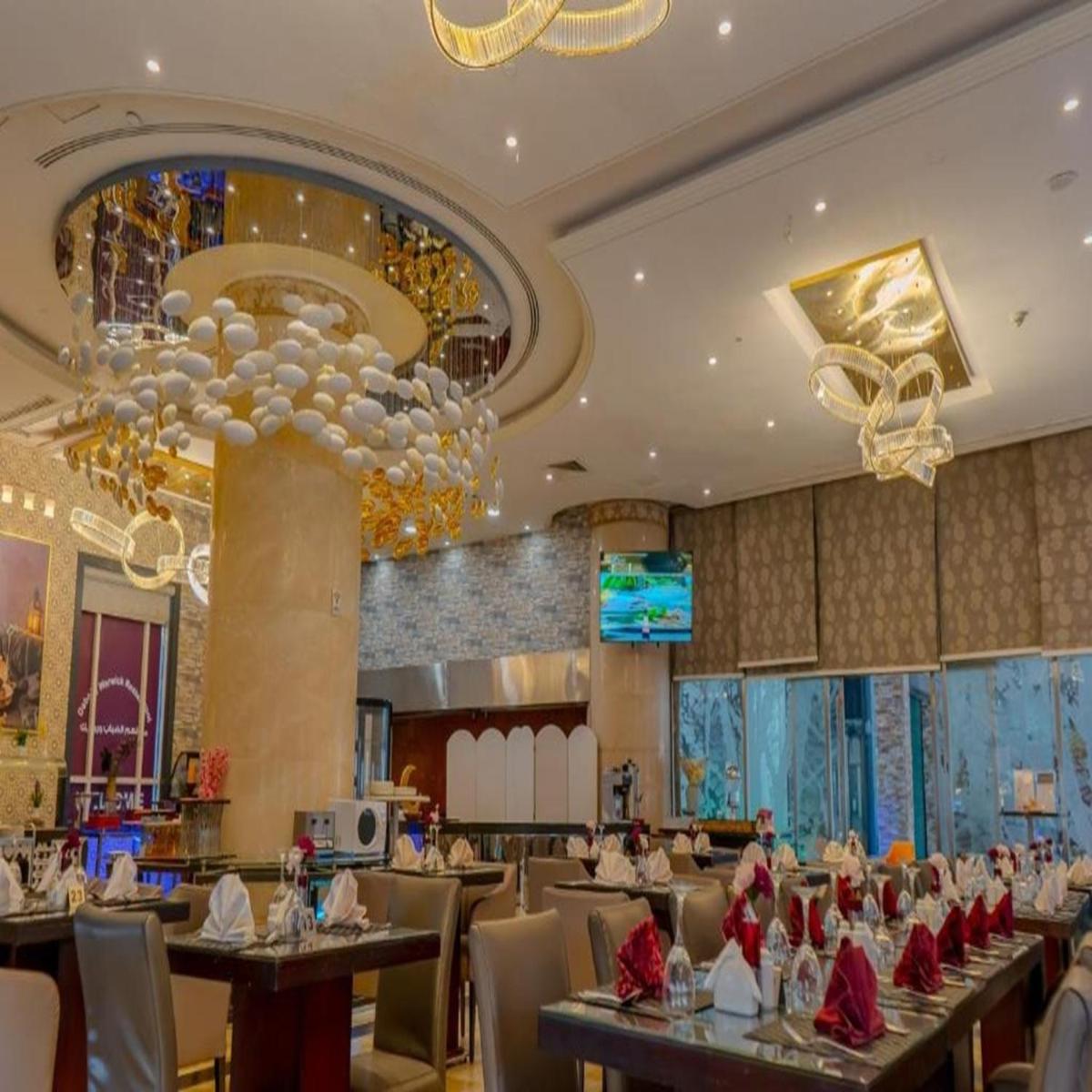 Sunday Hotel Kingdom Towers Formerly Warwick Al Dabab Hotel - Housity