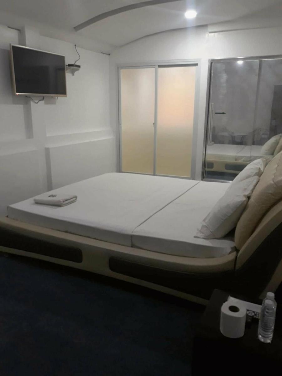 999 Hotel - Hizvo