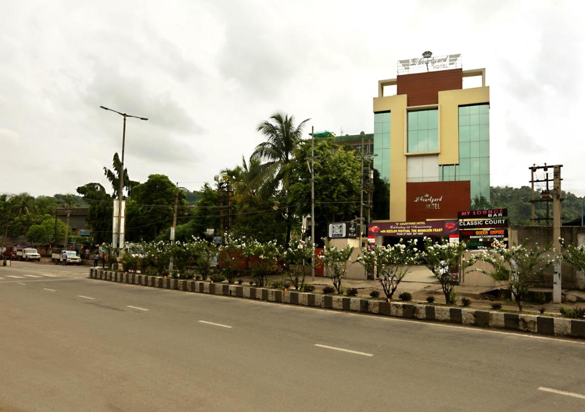 Hotel D Courtyard - Housity