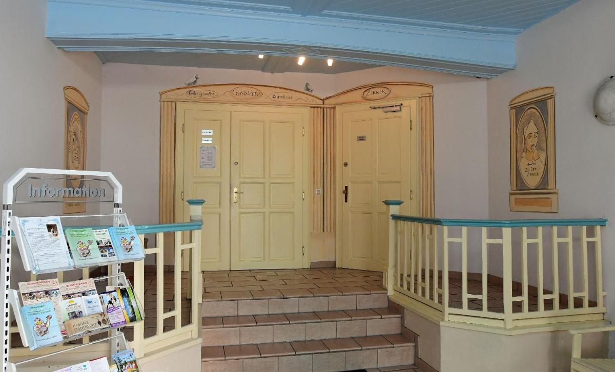 Hotel garni Goldene Henne - Housity