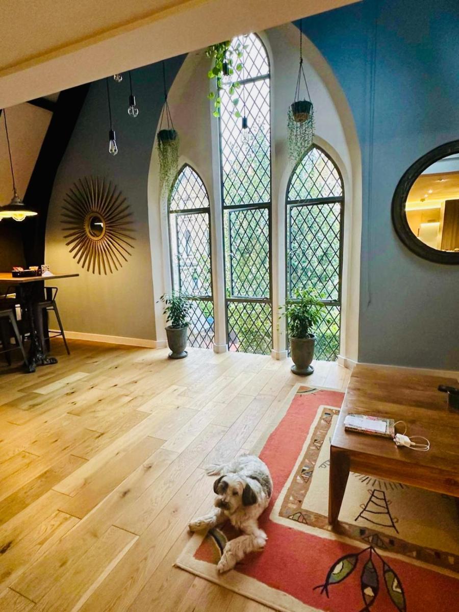 Fabulous Converted Church Apartment Town Centre - Housity