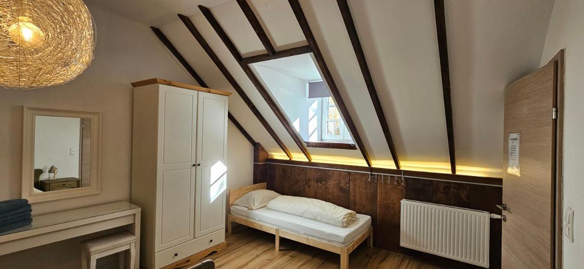 Pferdegut Schloss Treffen Apartments - Housity