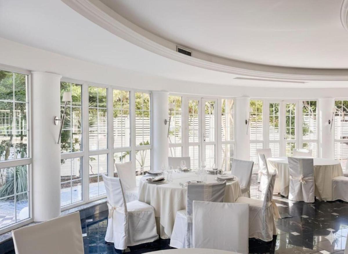 Regent Beachotel - Housity