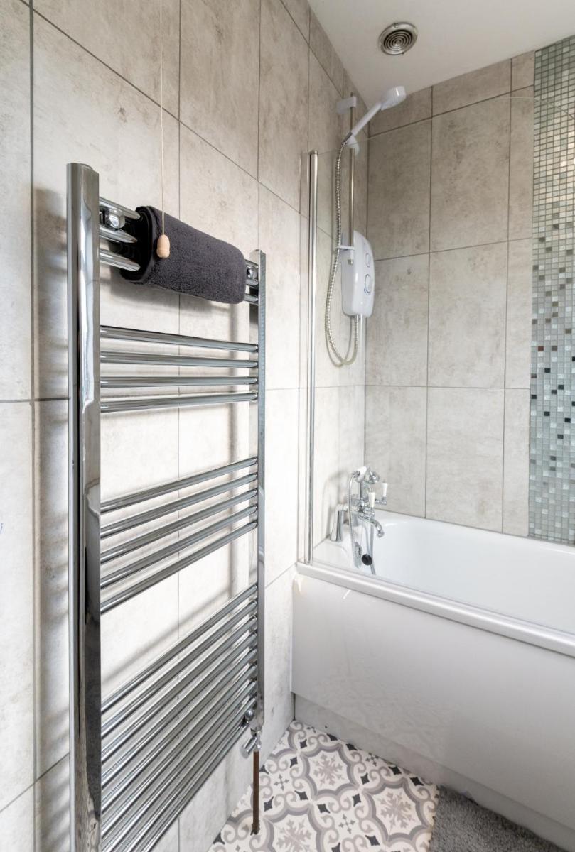 Headingley Home Next to Stadiums with Off Street Parking and Excellent Transport Links - Housity