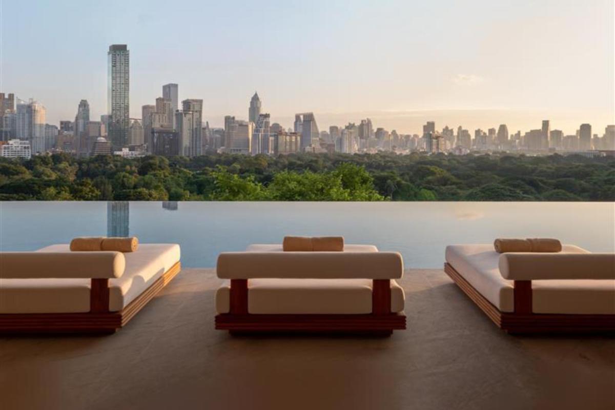 Dusit Thani Bangkok - Housity