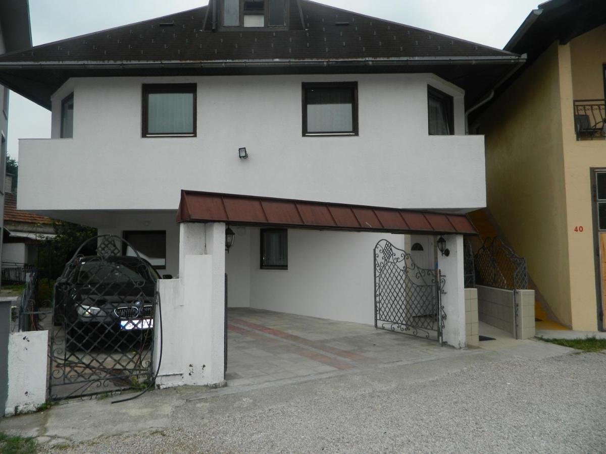 Lav Apartments - Housity