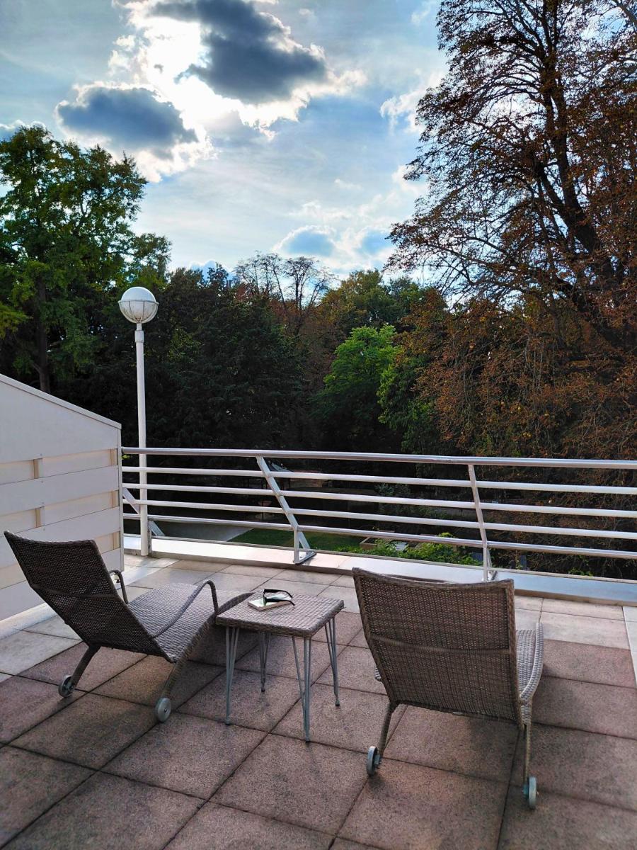 Balcon ou terrasse dans l'établissement Célestins Spa Thermal & Hôtel by Vy Resort