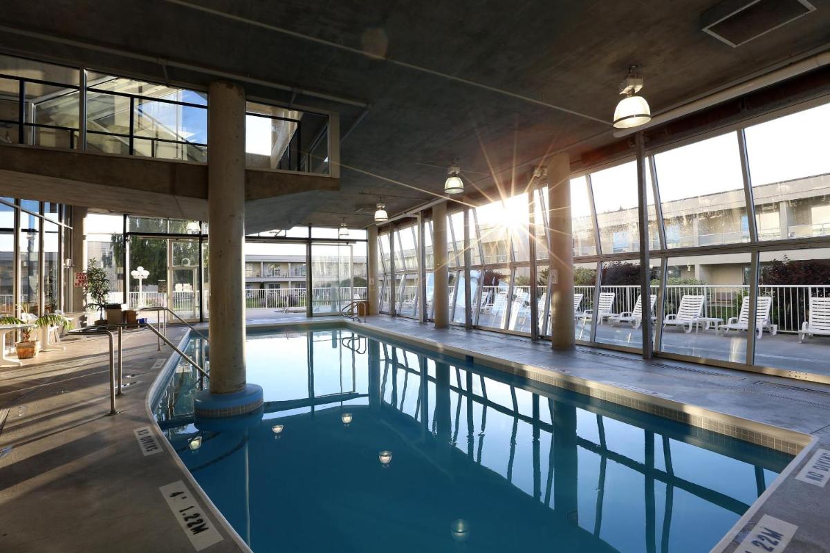 Best Western Plus Kelowna Hotel & Suites - Hizvo
