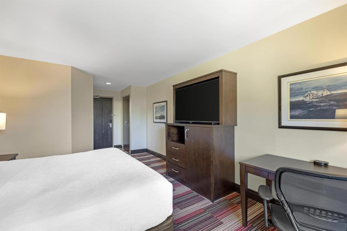 Best Western Plus Stoneridge Inn & Conference Centre London Ontario - Housity