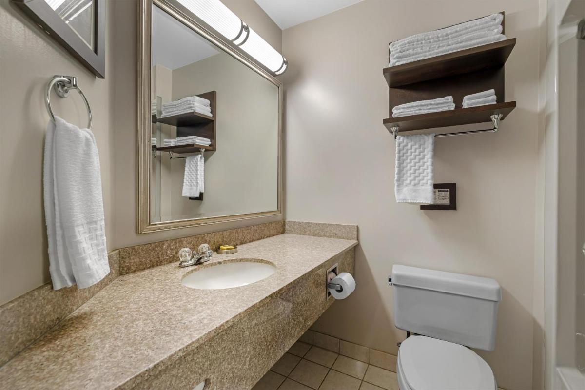 Best Western Plus Stoneridge Inn & Conference Centre London Ontario - Housity