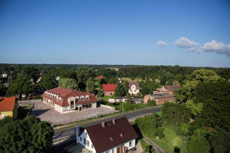 Dworek w Płoni - Housity