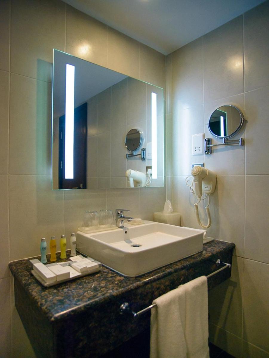 Suitetrails - The Concord Hotel & Suites