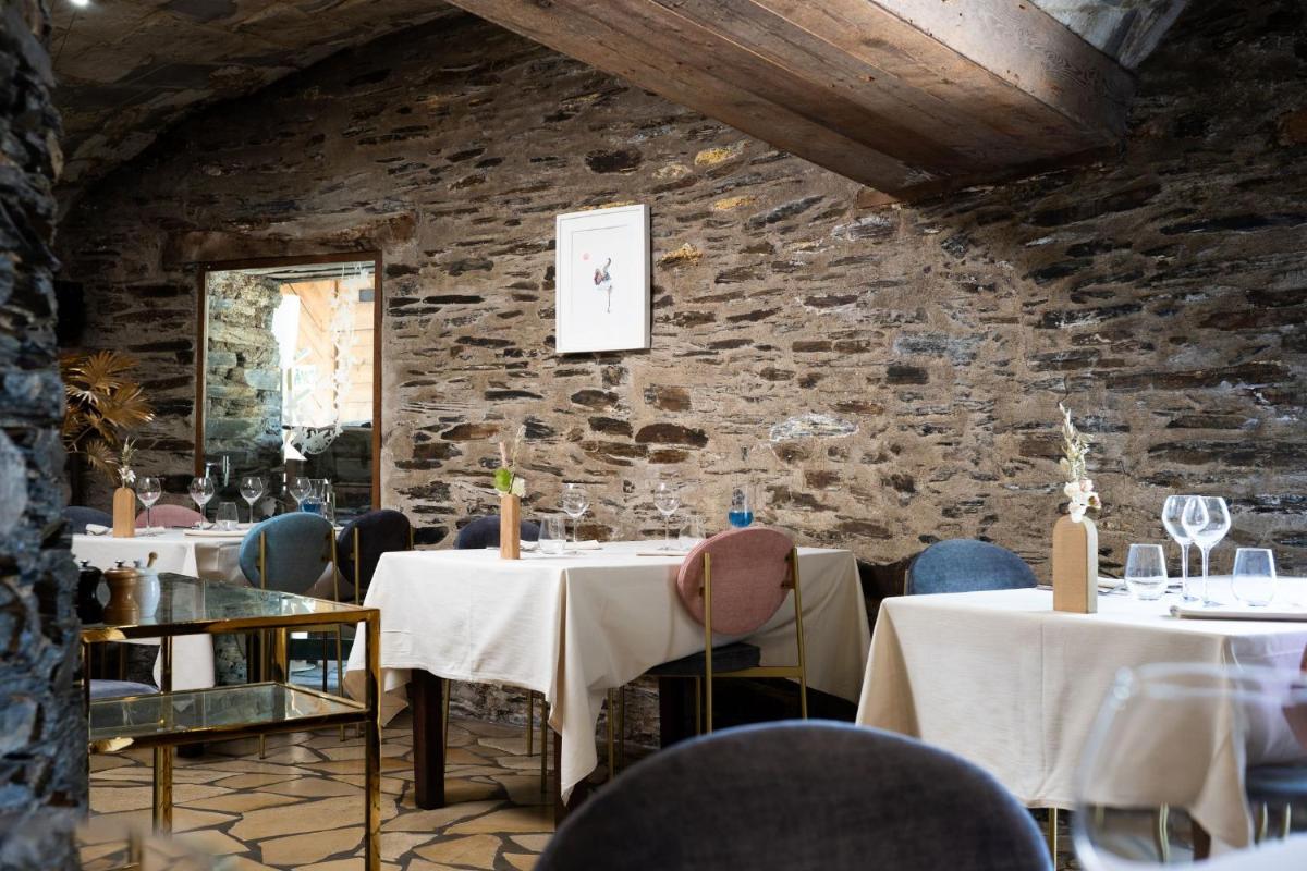 Restaurant ou autre lieu de restauration dans l'établissement Logis Hôtel Domaine du Moulin Cavier - Restaurants & Spa