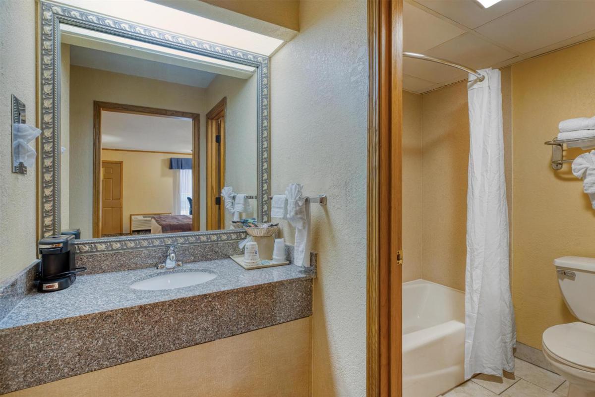 SureStay by Best Western Kansas City Country Inn North - Hizvo