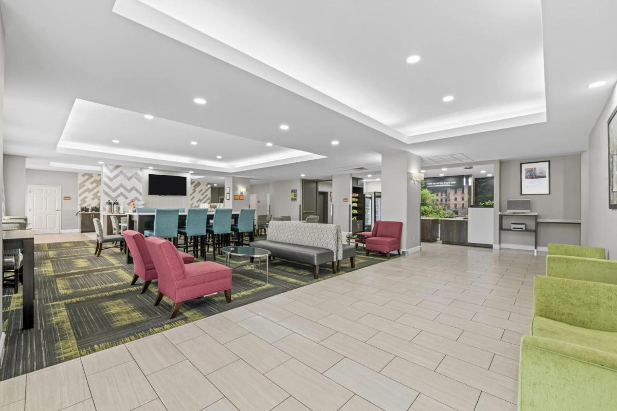 La Quinta by Wyndham Atlanta Douglasville - Housity