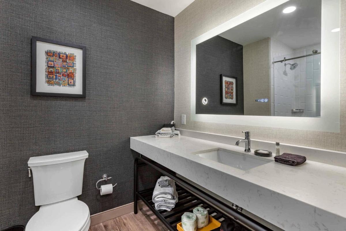 Cambria Hotel Columbia Downtown the Vista - Housity