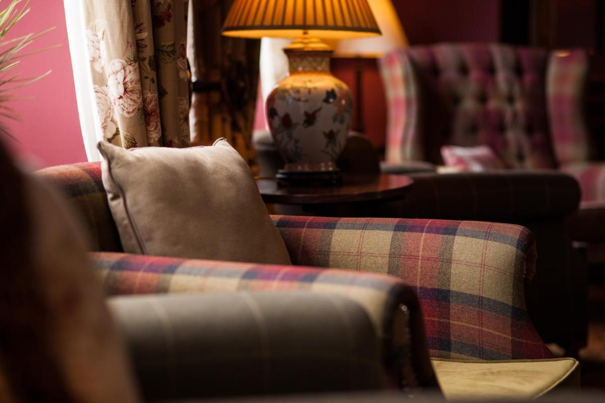 Balmoral Arms - Housity