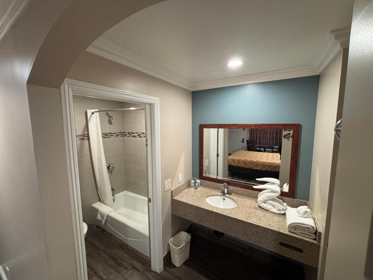 Economy Inn - Burbank Airport - Housity