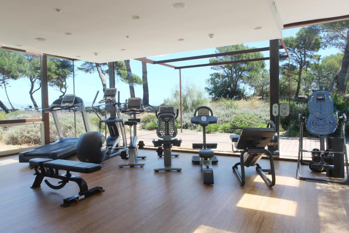 Gimnasio o instalaciones de fitness de Hostal Empúries