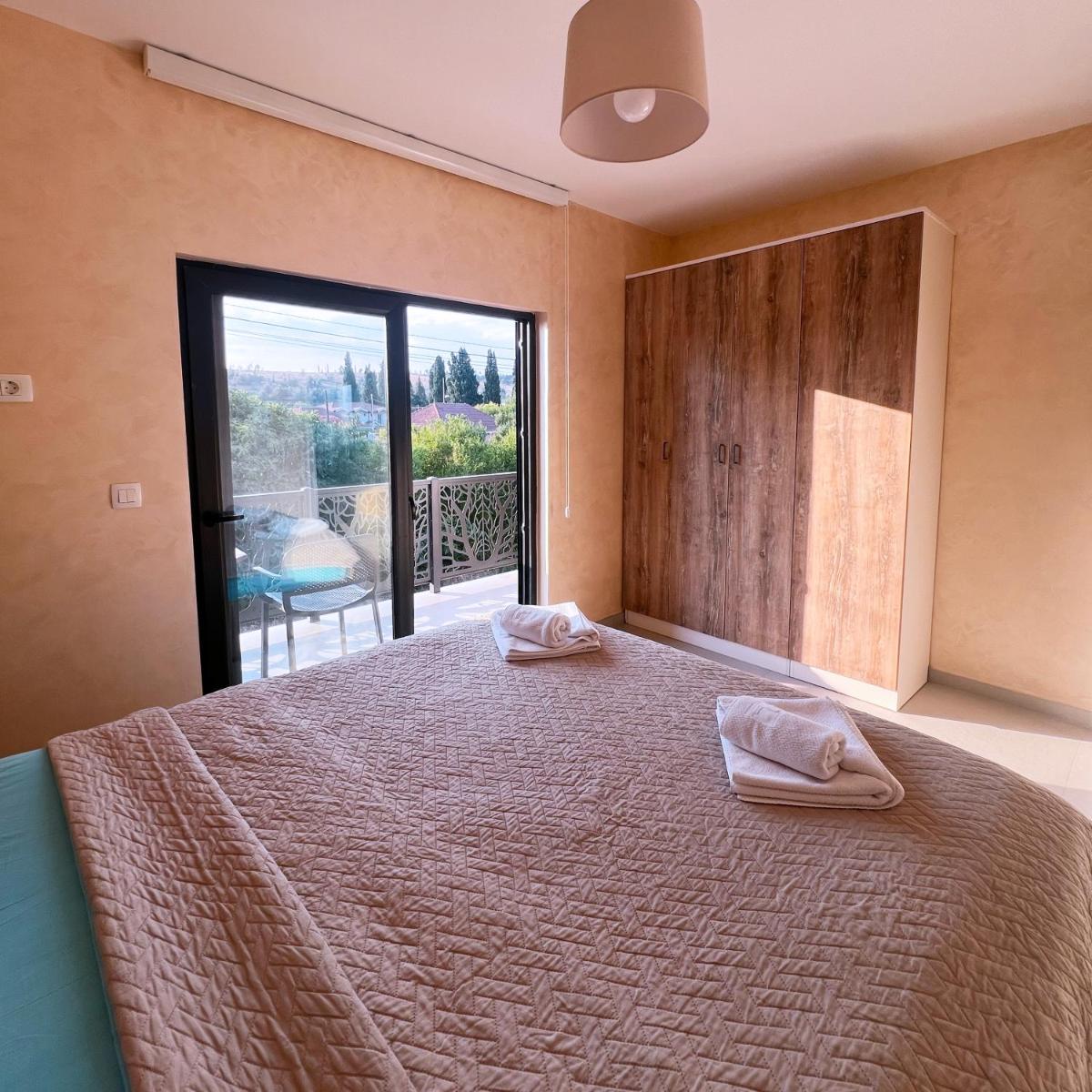 Apartments Aerodrom - Housity