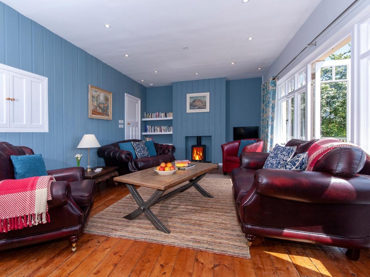 Manorbier Boat House - Housity