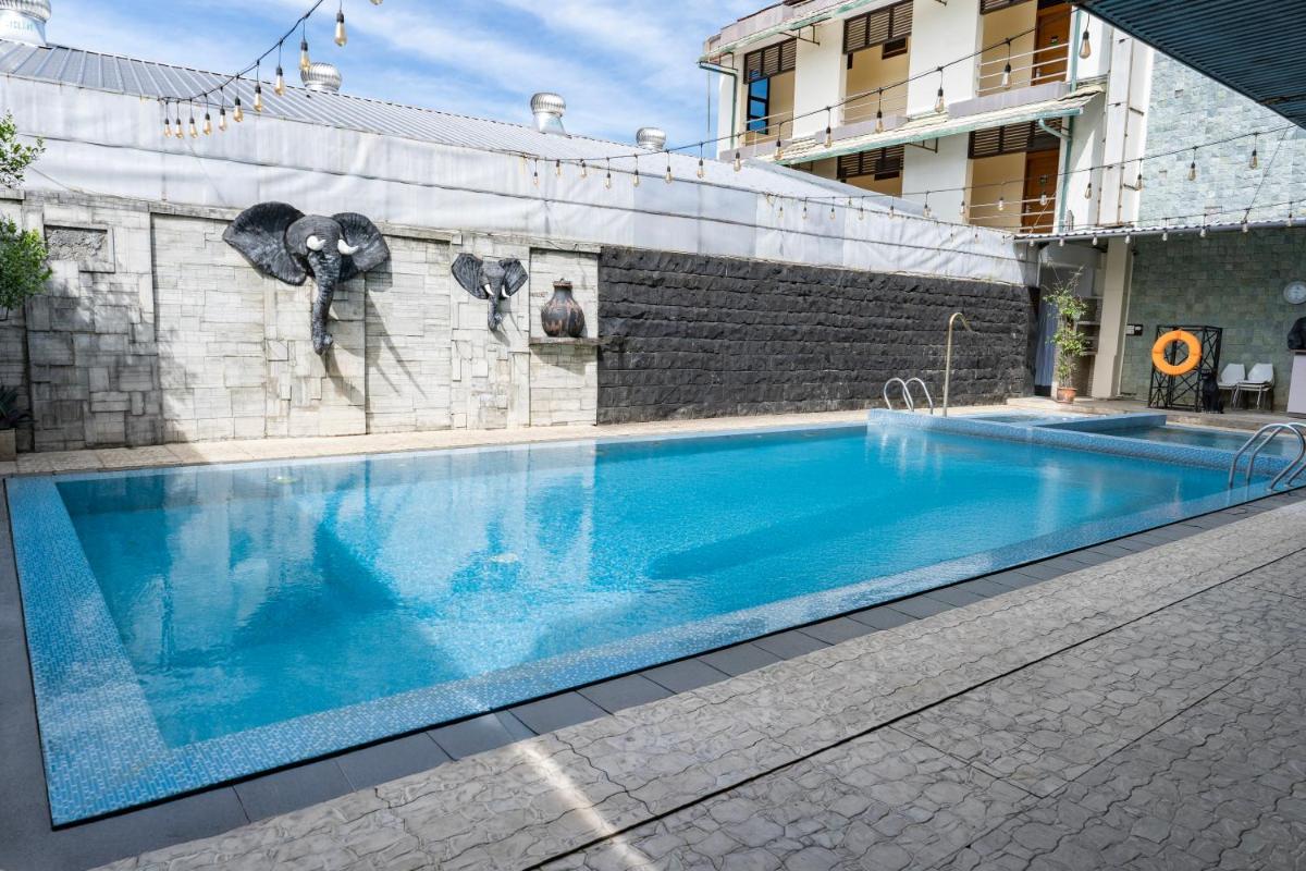 Hotel Permata Hijau Sukabumi - Housity