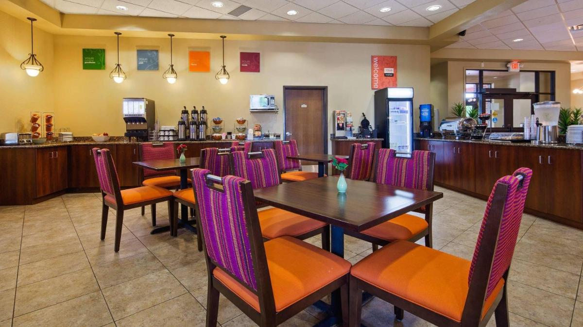 Radisson Hotel River Falls - Housity