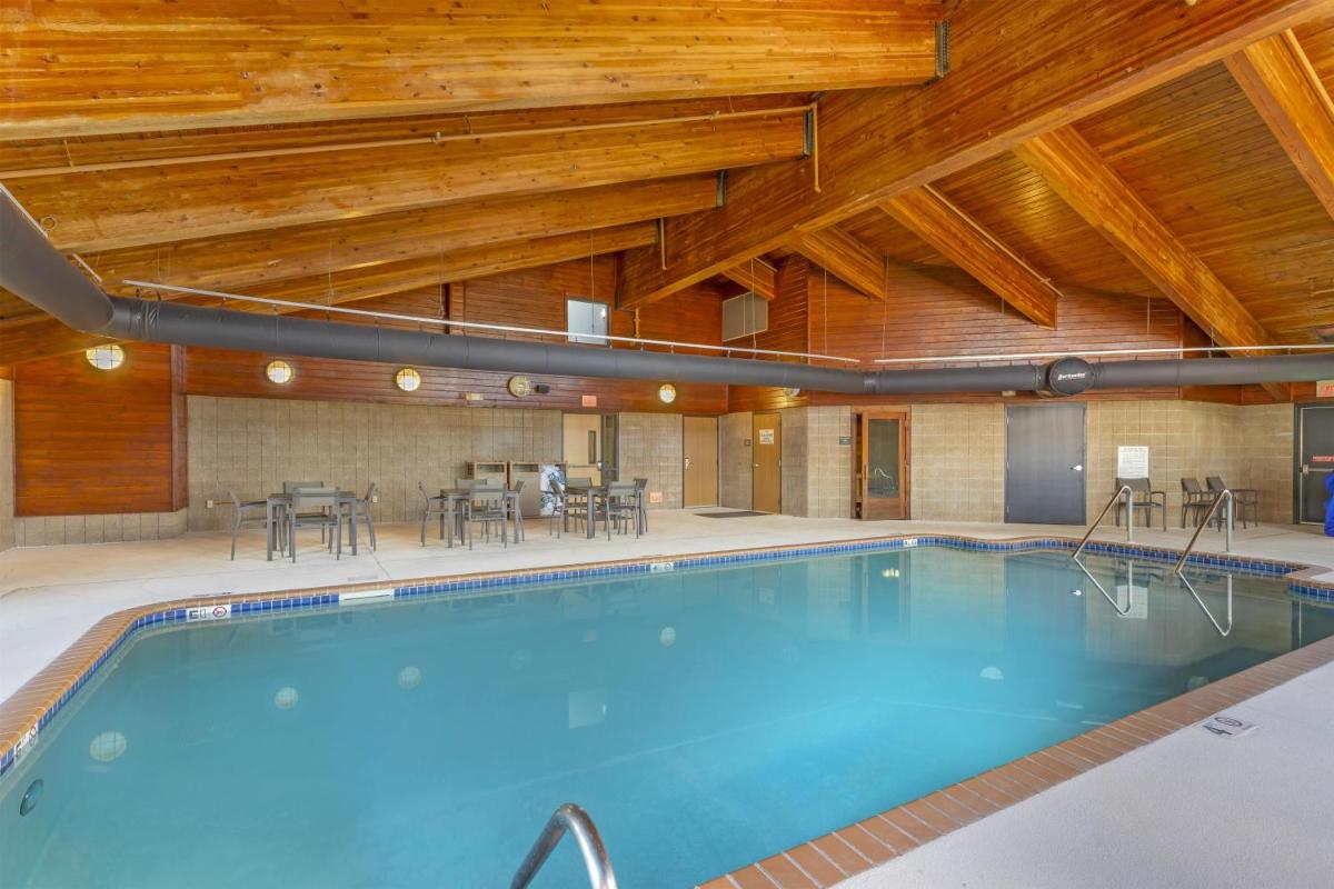 Best Western Plus McCall Lodge and Suites - Housity