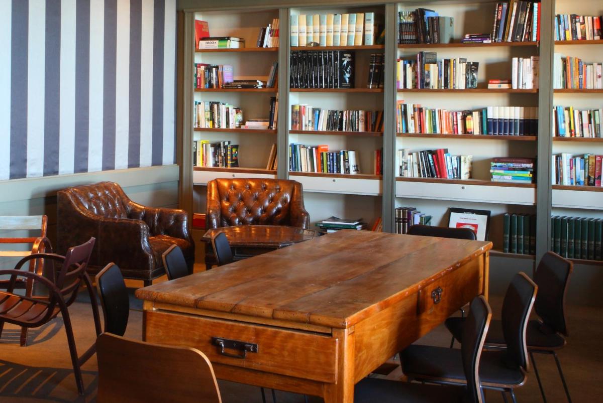 Biblioteca en el hotel