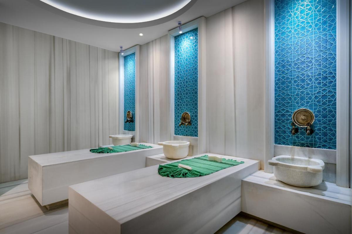 Delphin Palace Hotel - Housity