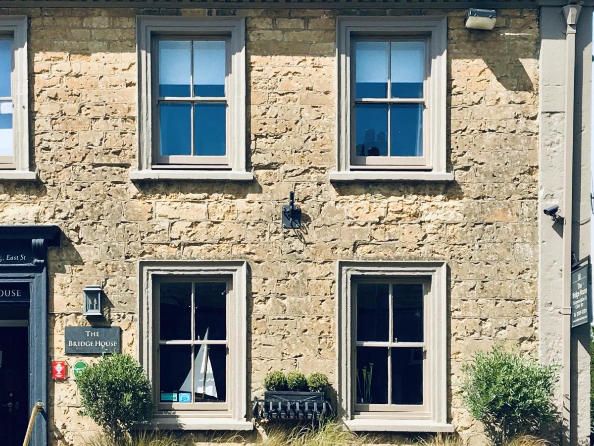 Bridge House Hotel - Housity