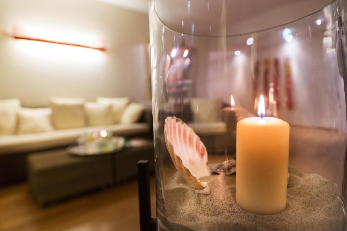 Ein Sitzbereich in der Unterkunft Strandhotel Dünenmeer - Adults only