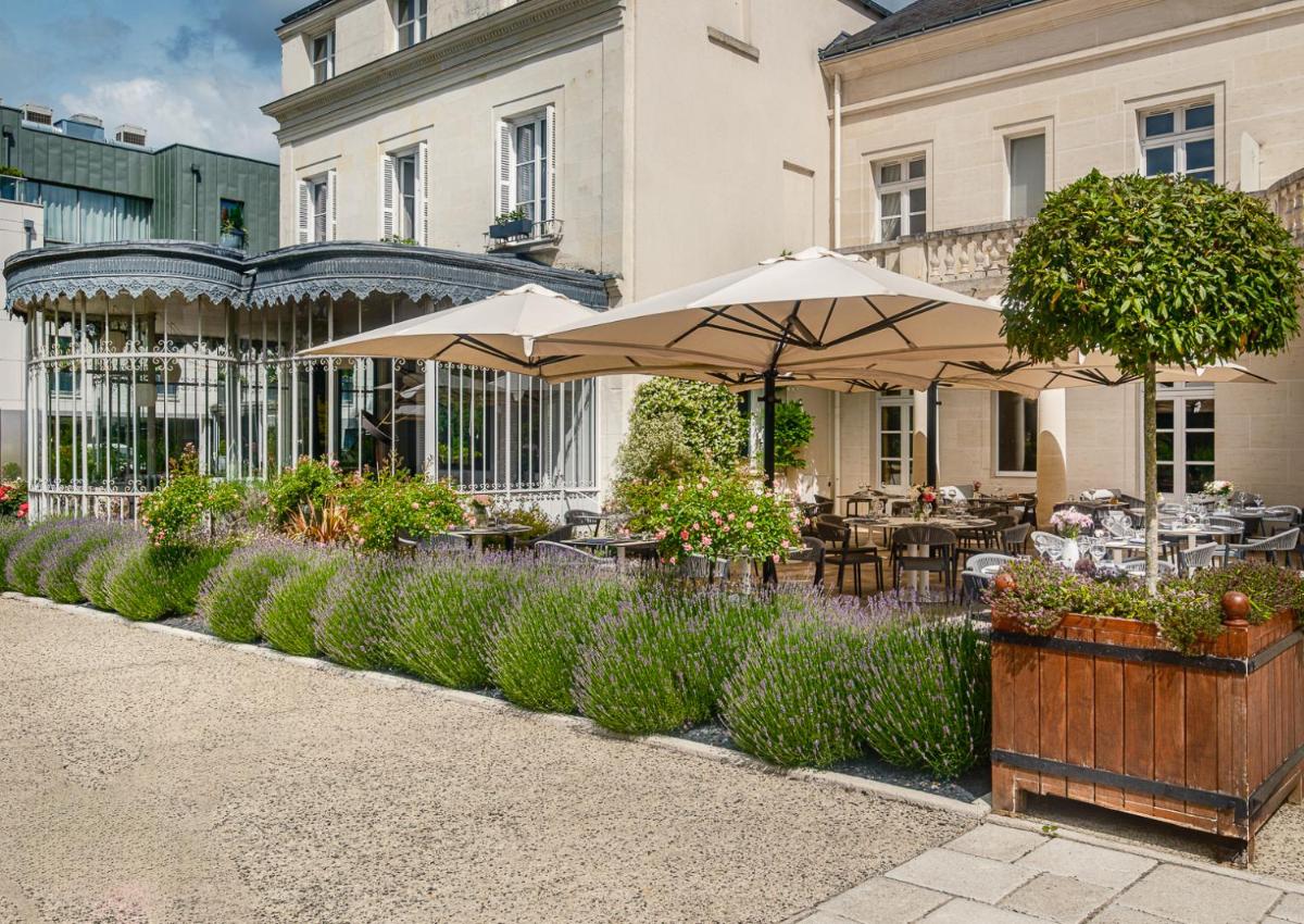 Jardin de l'établissement Château Belmont Tours by The Crest Collection