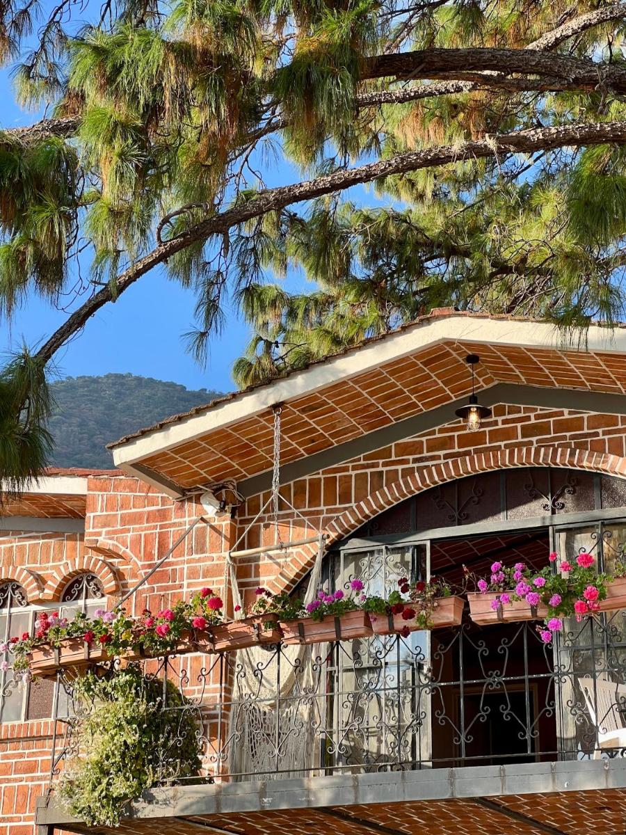 Mama Chuy Hotel & Villas Ajijic - Housity