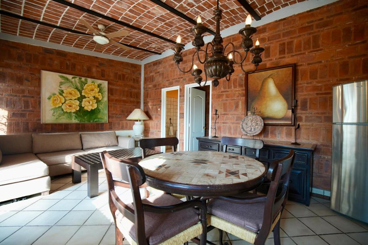 Mama Chuy Hotel & Villas Ajijic - Housity