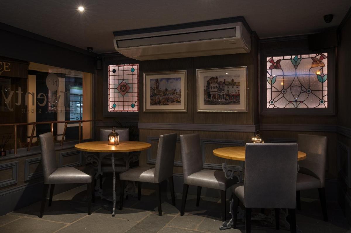 Twenty Hotel & Bar - Housity