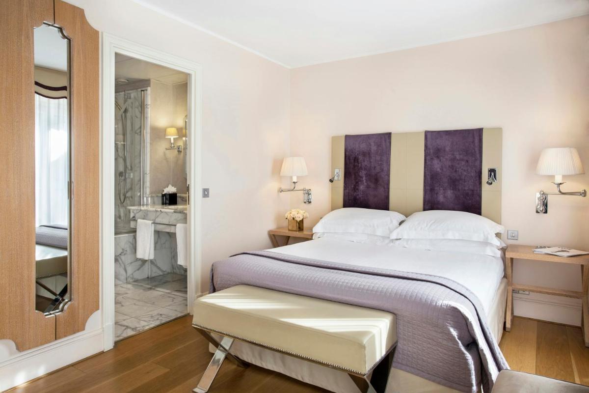 Salle de bains dans l'établissement Castille Paris – Starhotels Collezione