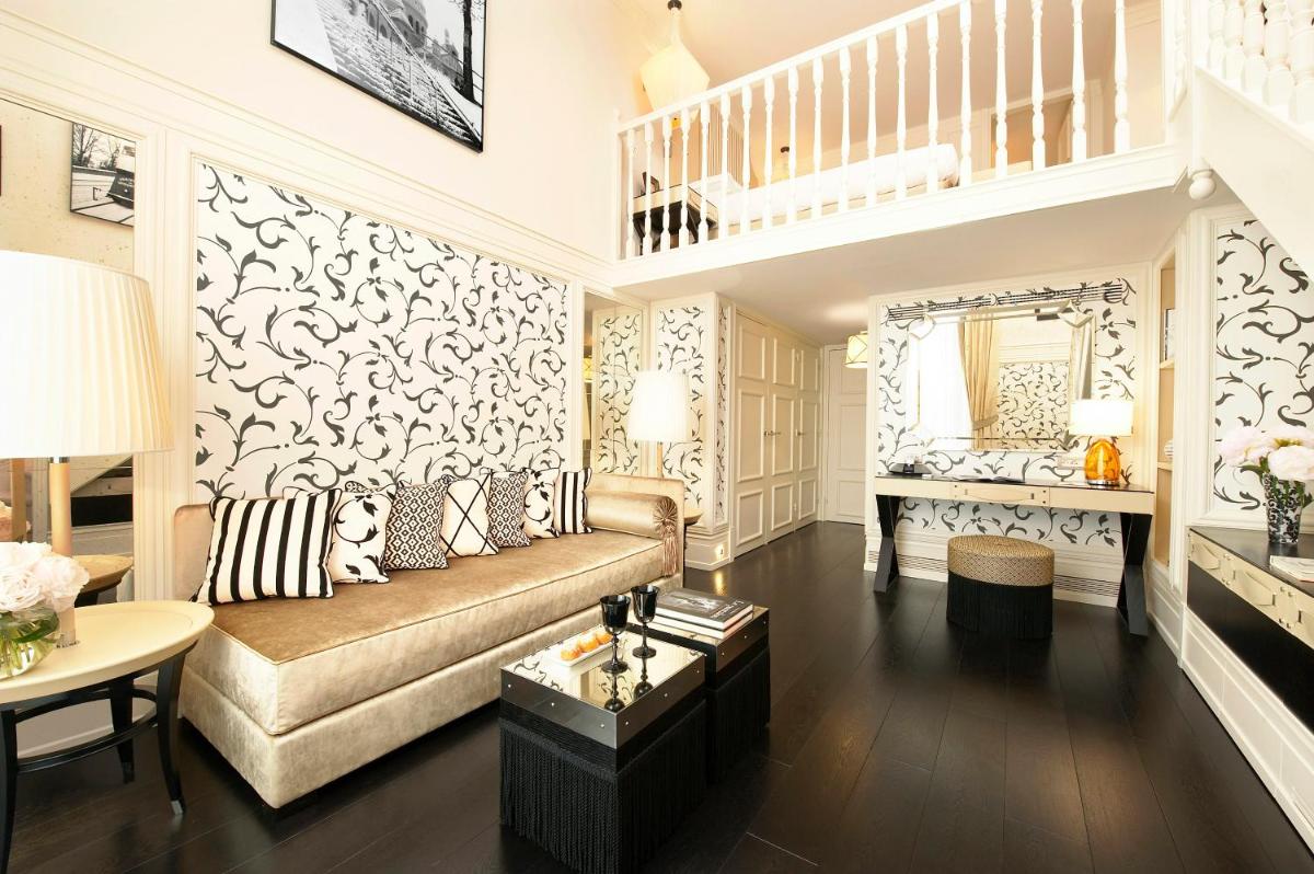 Coin salon dans l'établissement Castille Paris – Starhotels Collezione