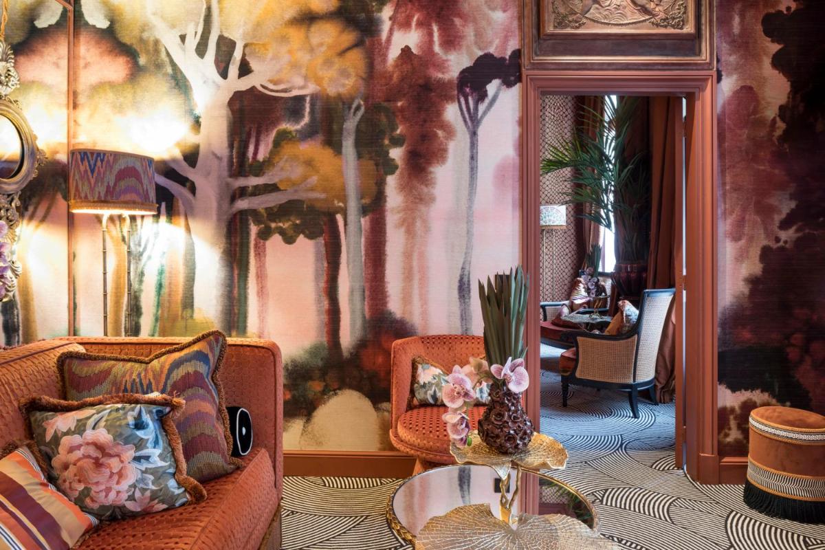 Coin salon dans l'établissement Castille Paris – Starhotels Collezione