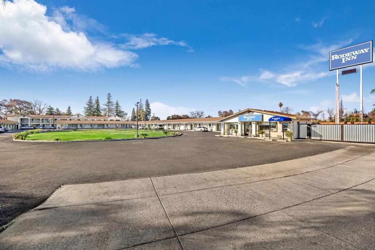 Rodeway Inn Stockton Highway 99 - Housity