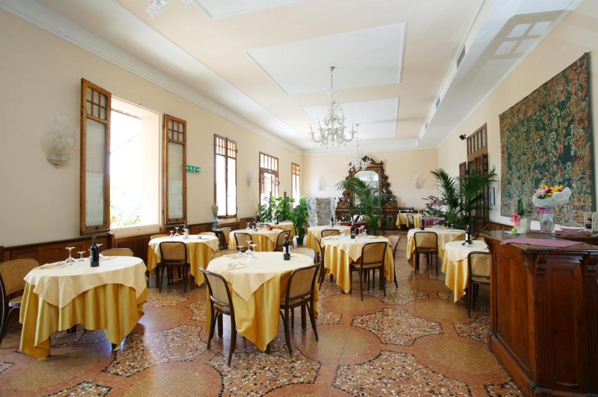 Hotel Antico Borgo - Housity