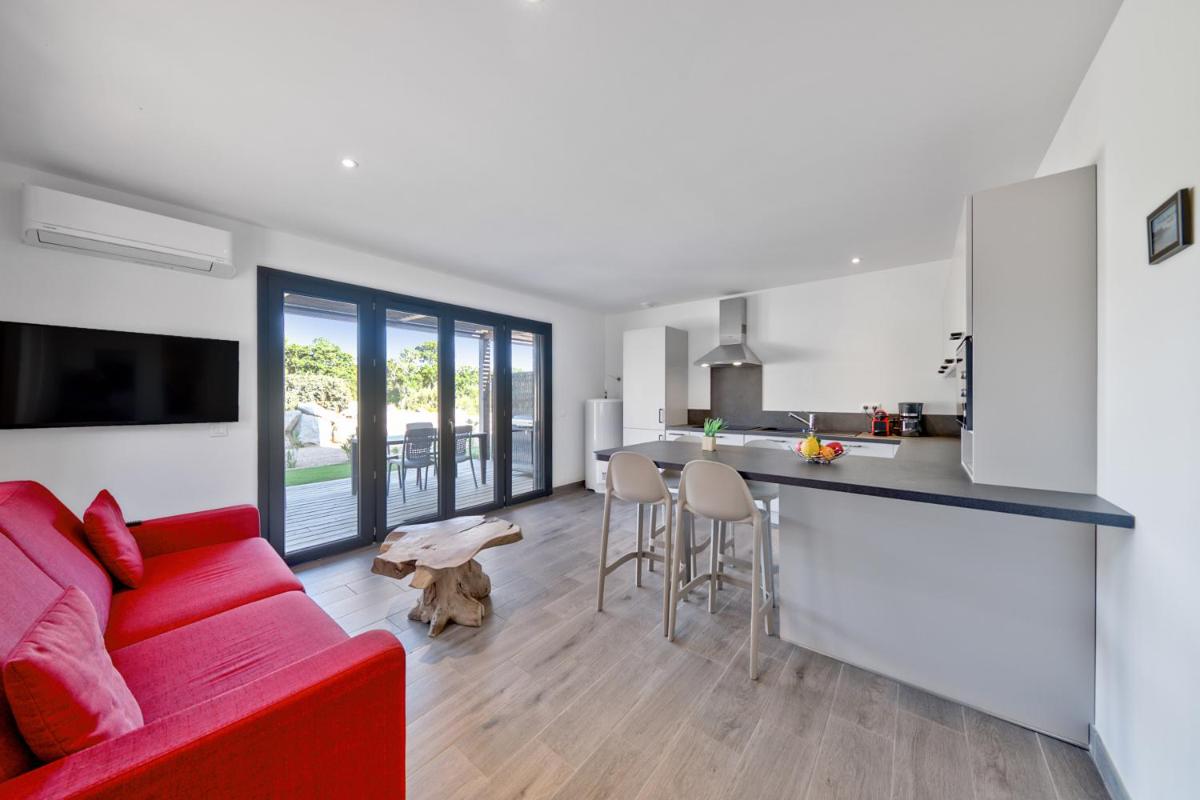 Cuisine ou kitchenette dans l'établissement Résidence Pierre & Vacances Premium Les Terrasses d'Arsella