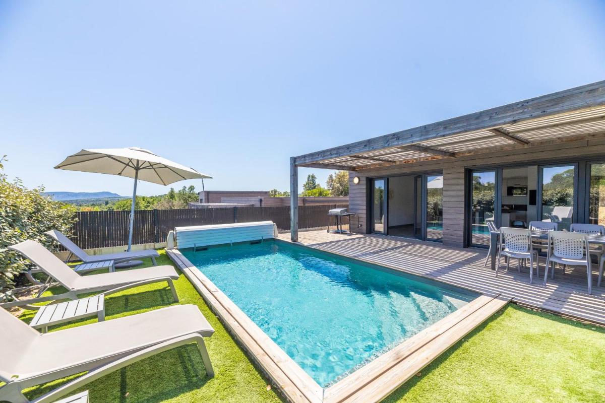 Piscine de l'établissement Résidence Pierre & Vacances Premium Les Terrasses d'Arsella ou située à proximité