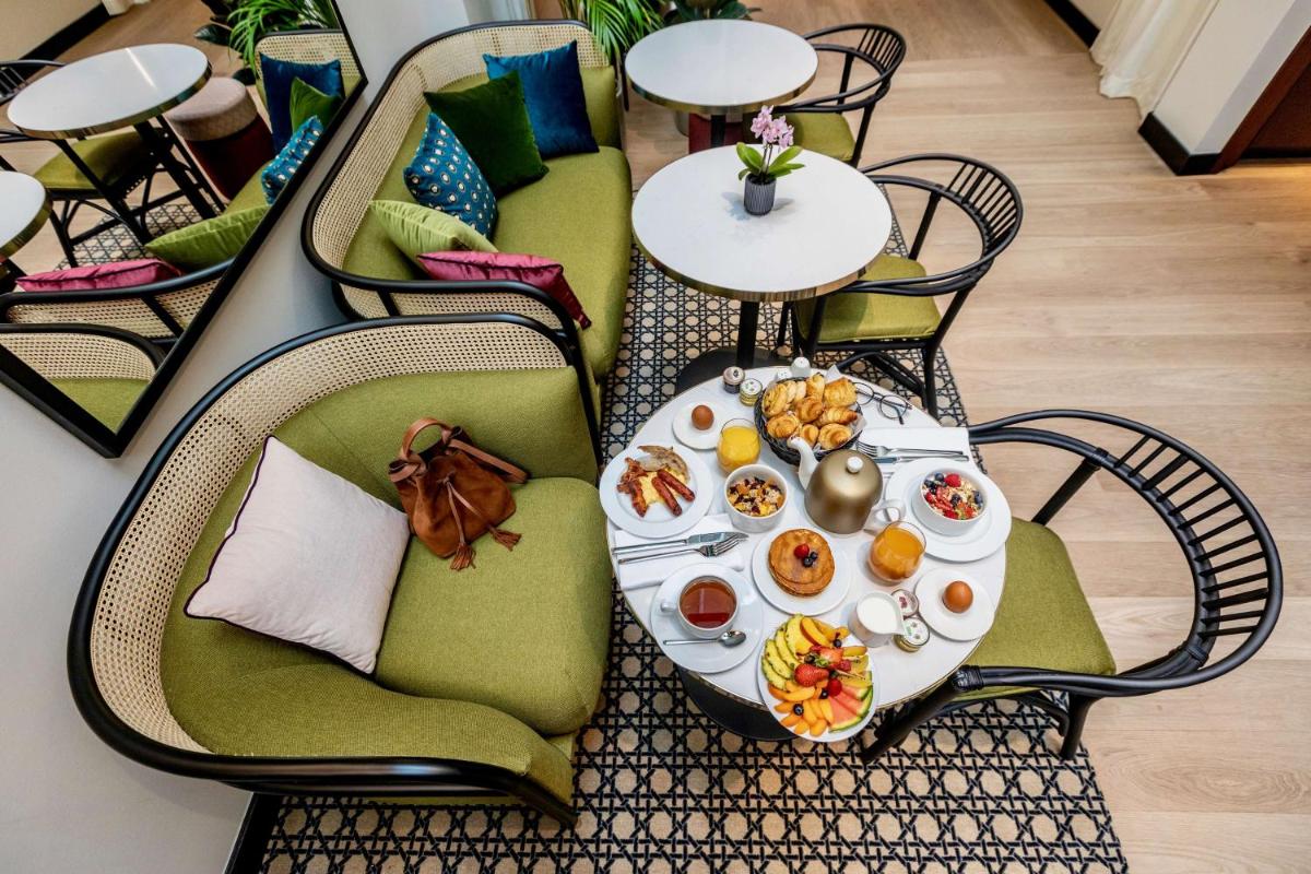 Nourriture dans l'hôtel ou à proximité