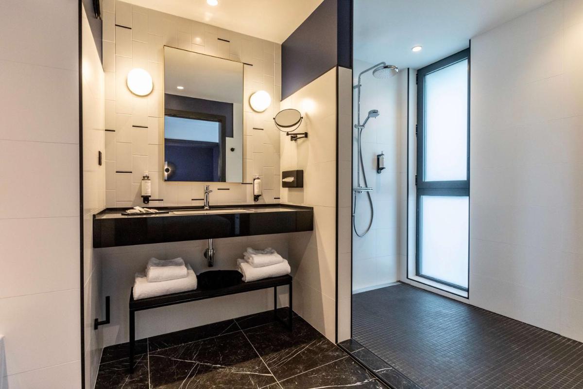 Salle de bains dans l'établissement Best Western Plus Crystal, Hotel,Bar & Spa