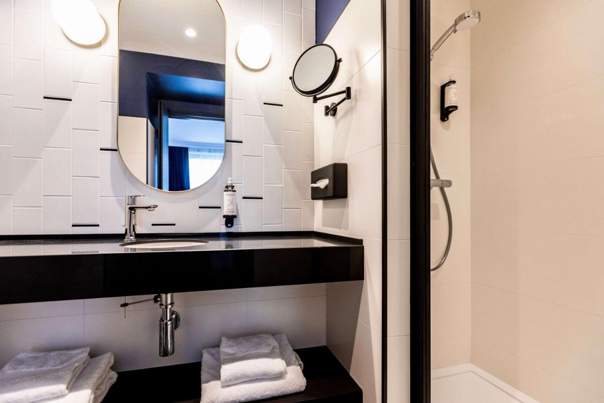 Salle de bains dans l'établissement Best Western Plus Crystal, Hotel,Bar & Spa