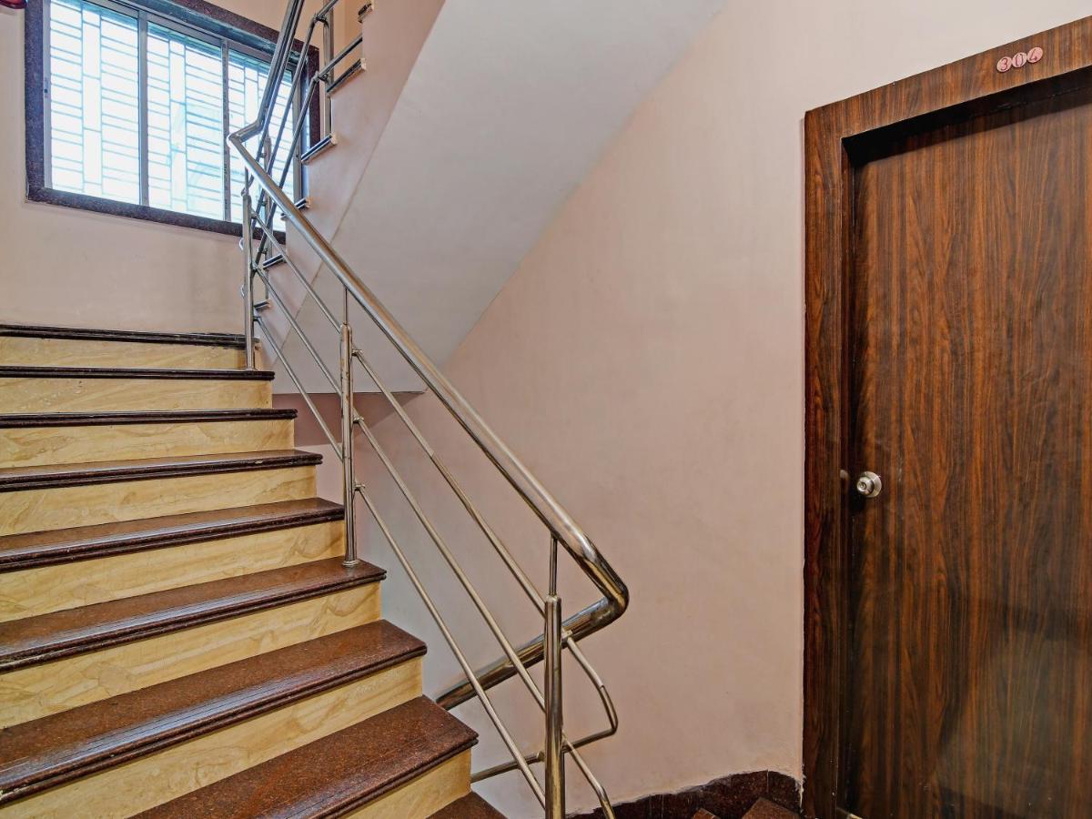 OYO HOTEL DASH LIVING - Housity