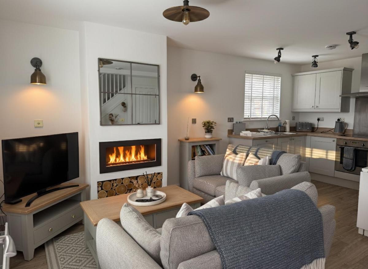 Beach Boutique - Housity
